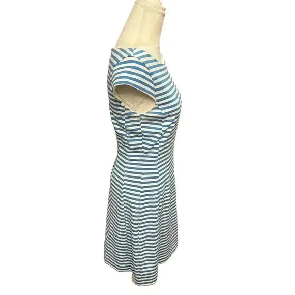 Lilly Pulitzer Briella Dress Blue Chin Chin Striped Flared Size Medium - Picture 3 of 9